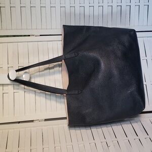 Cuyana black pebble leather tote shoulder handbag